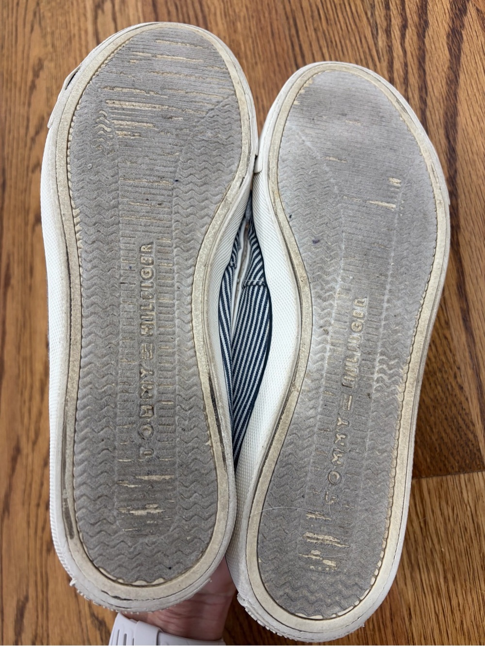 Tommy Hilfiger Nautical Navy/White Striped Deck Boat Shoes (10) - Picture 7 of 7